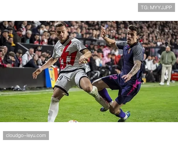 西甲马德里工人区球队迎新帅，状态回升引关注