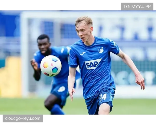 德甲保级战白热化：边缘球队背水一战，生死对决引关注