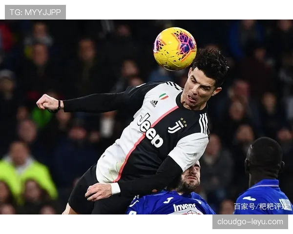 C罗欧冠淘汰赛上演帽子戏法，强势助球队逆转晋级