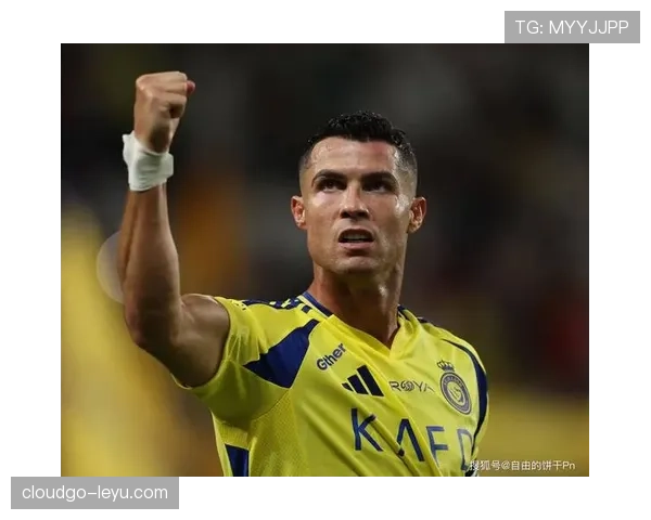 C罗世界杯连场破门追平历史纪录，再创辉煌时刻