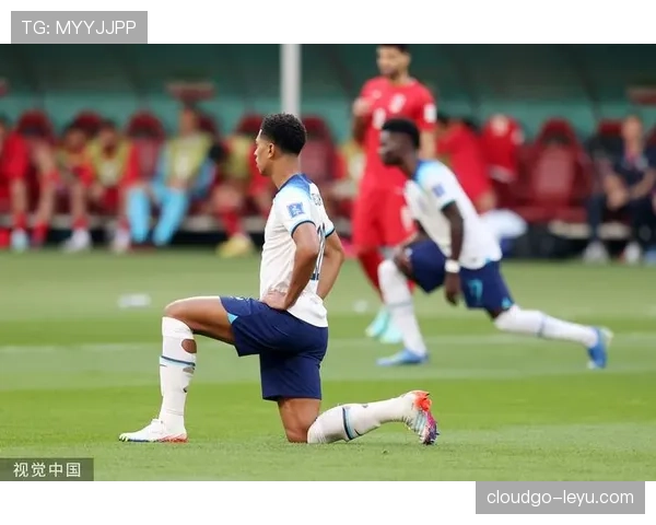 赖斯与贝林厄姆:中场攻守角色与职能差异解析 赖斯与贝林厄姆:中场攻守角色与职能差异解析