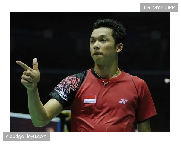 陶菲克那双眼神，球场之外到底藏着多少秘密呢？