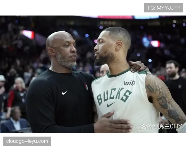 杨瀚森居然连喝个咖啡都像在给自己设局？这生活真不是我们过的范儿！